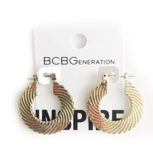 BCBGENERATION EARRINGS CIRCLE LOOP HOOP GOLD TONED